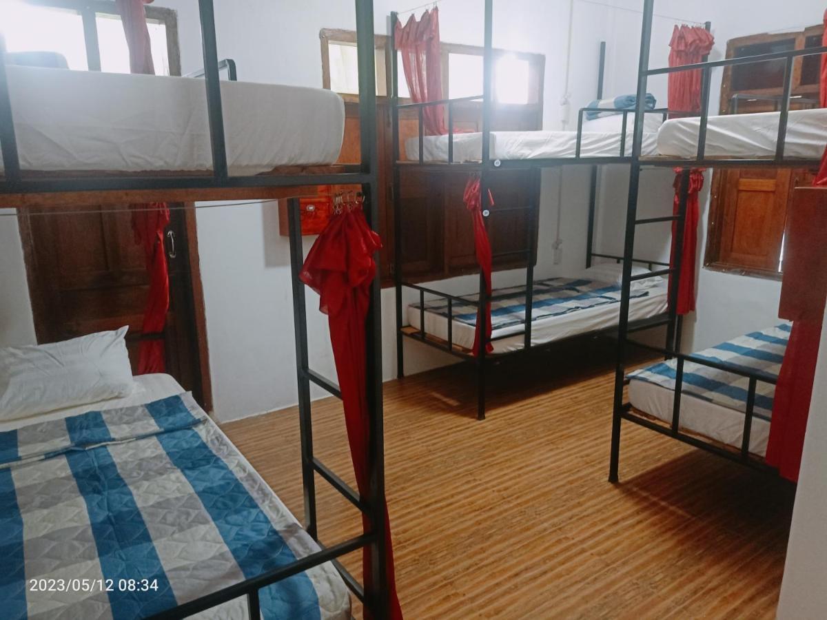 Aurora Backpackers Hostel Λουάνγκ Πραμπάνγκ Εξωτερικό φωτογραφία