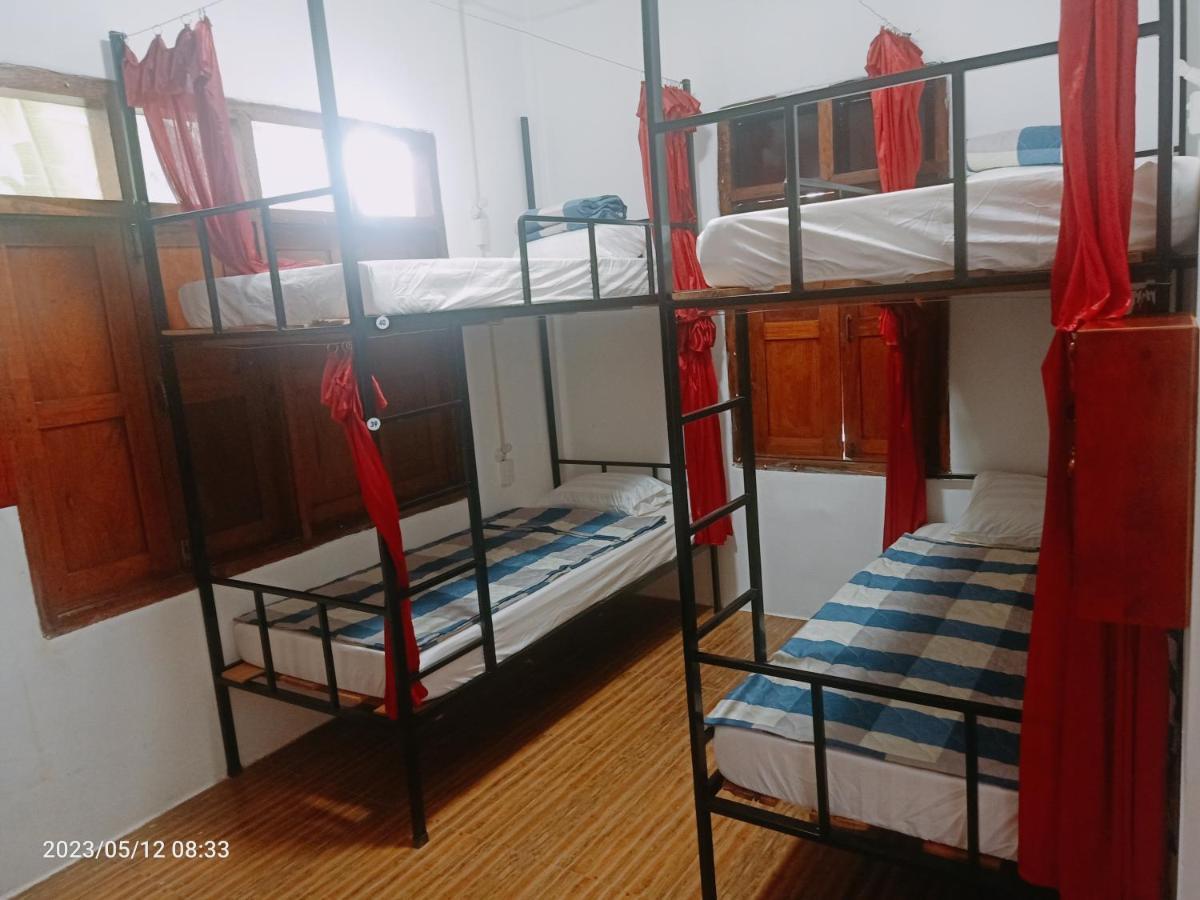 Aurora Backpackers Hostel Λουάνγκ Πραμπάνγκ Εξωτερικό φωτογραφία