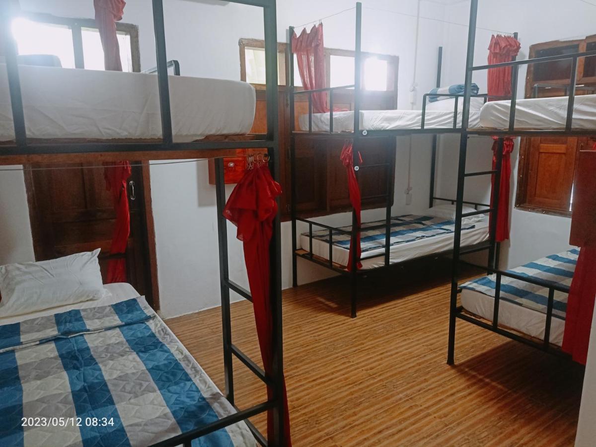Aurora Backpackers Hostel Λουάνγκ Πραμπάνγκ Εξωτερικό φωτογραφία