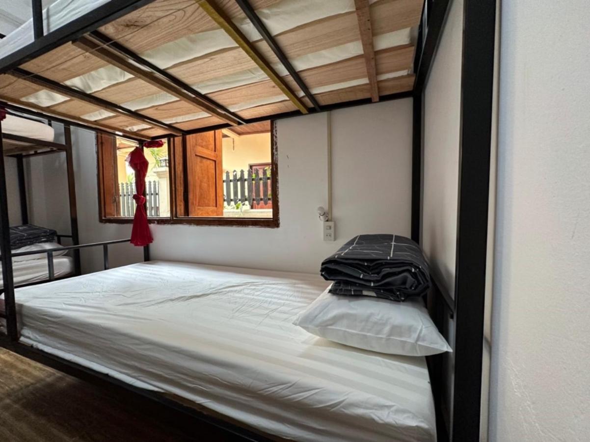 Aurora Backpackers Hostel Λουάνγκ Πραμπάνγκ Εξωτερικό φωτογραφία