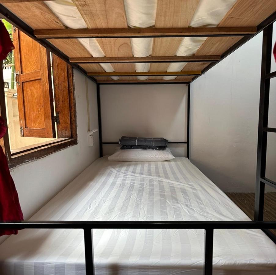 Aurora Backpackers Hostel Λουάνγκ Πραμπάνγκ Εξωτερικό φωτογραφία