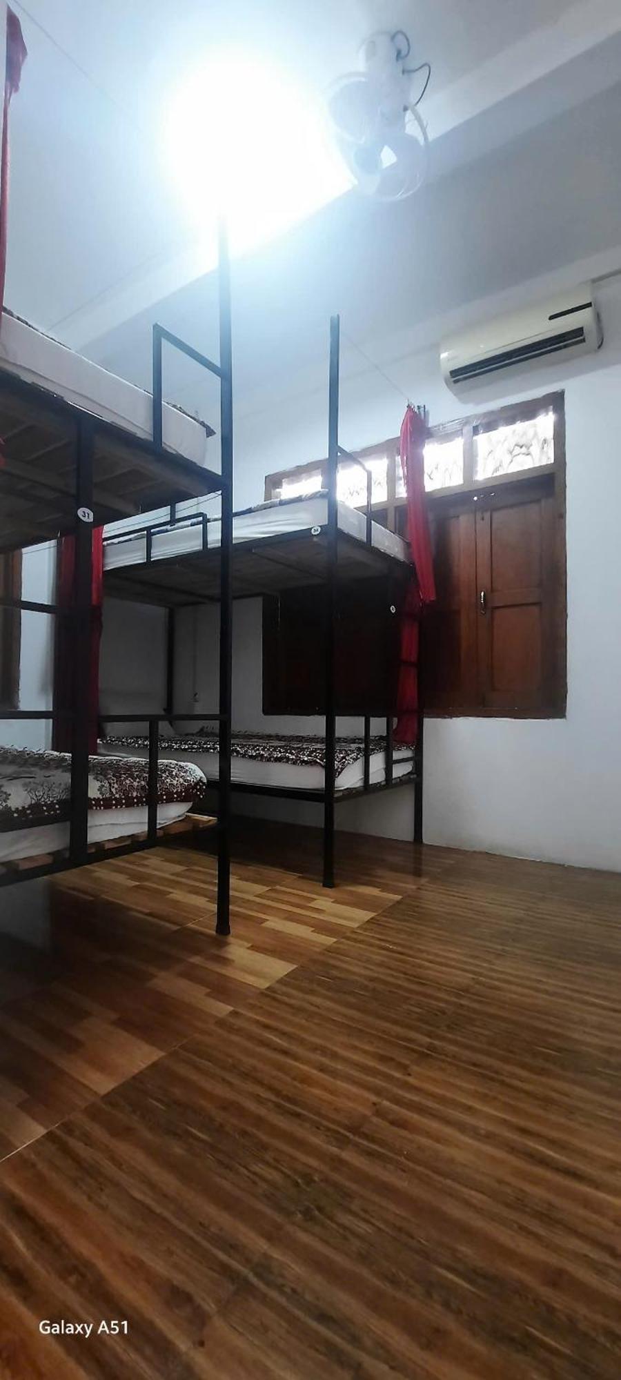 Aurora Backpackers Hostel Λουάνγκ Πραμπάνγκ Εξωτερικό φωτογραφία